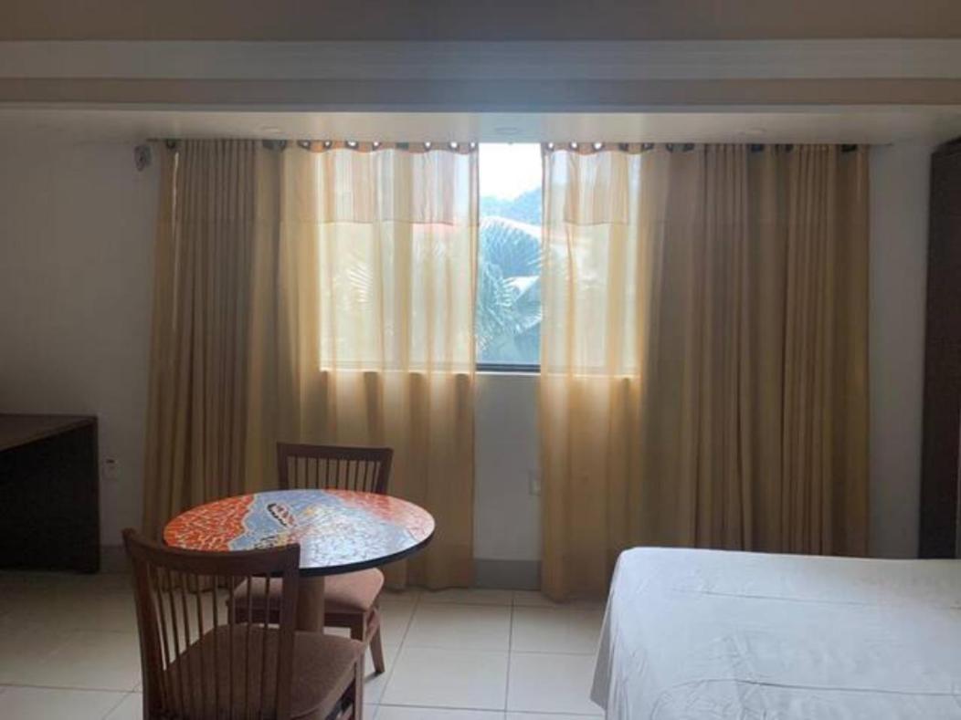 Flat No Tropical Executive Hotel Manaus Esterno foto